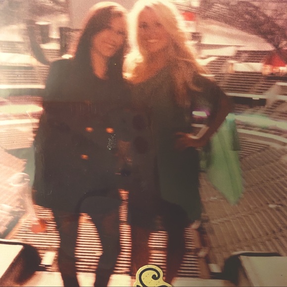 Soprano Emerald One Shoulder Slit Bell Sleeve - Picture 3 of 9